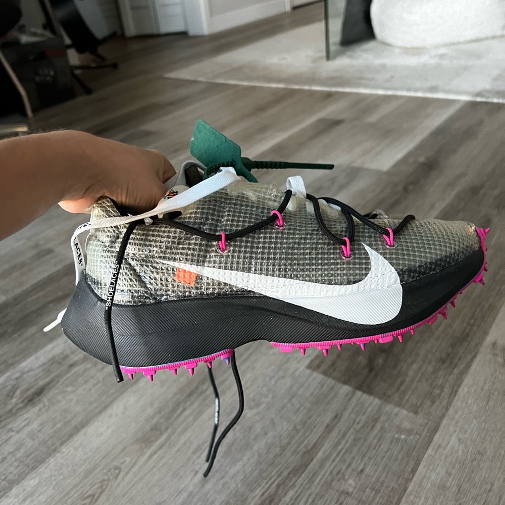 Nike Barbie Pink Bottoms “Vapor Street” Collab 💖